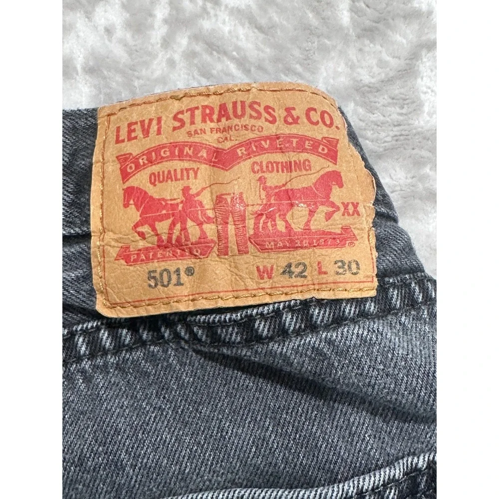 Levi's 501 Jeans Mens Size 42x30 Charcoal Gray Straight Leg Button Fly EUC